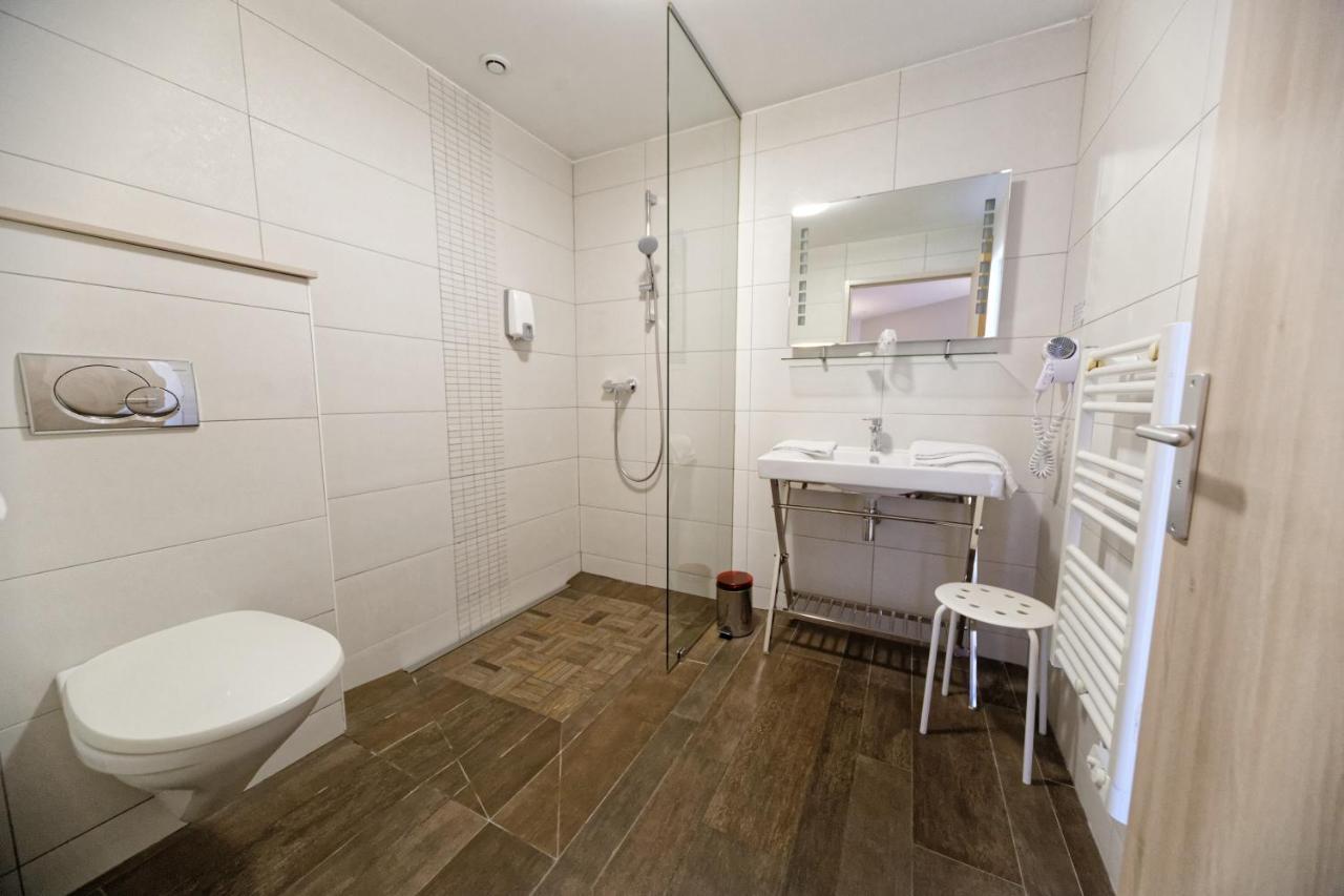 Charme Hotel, Montbeliard Sud エクステリア 写真