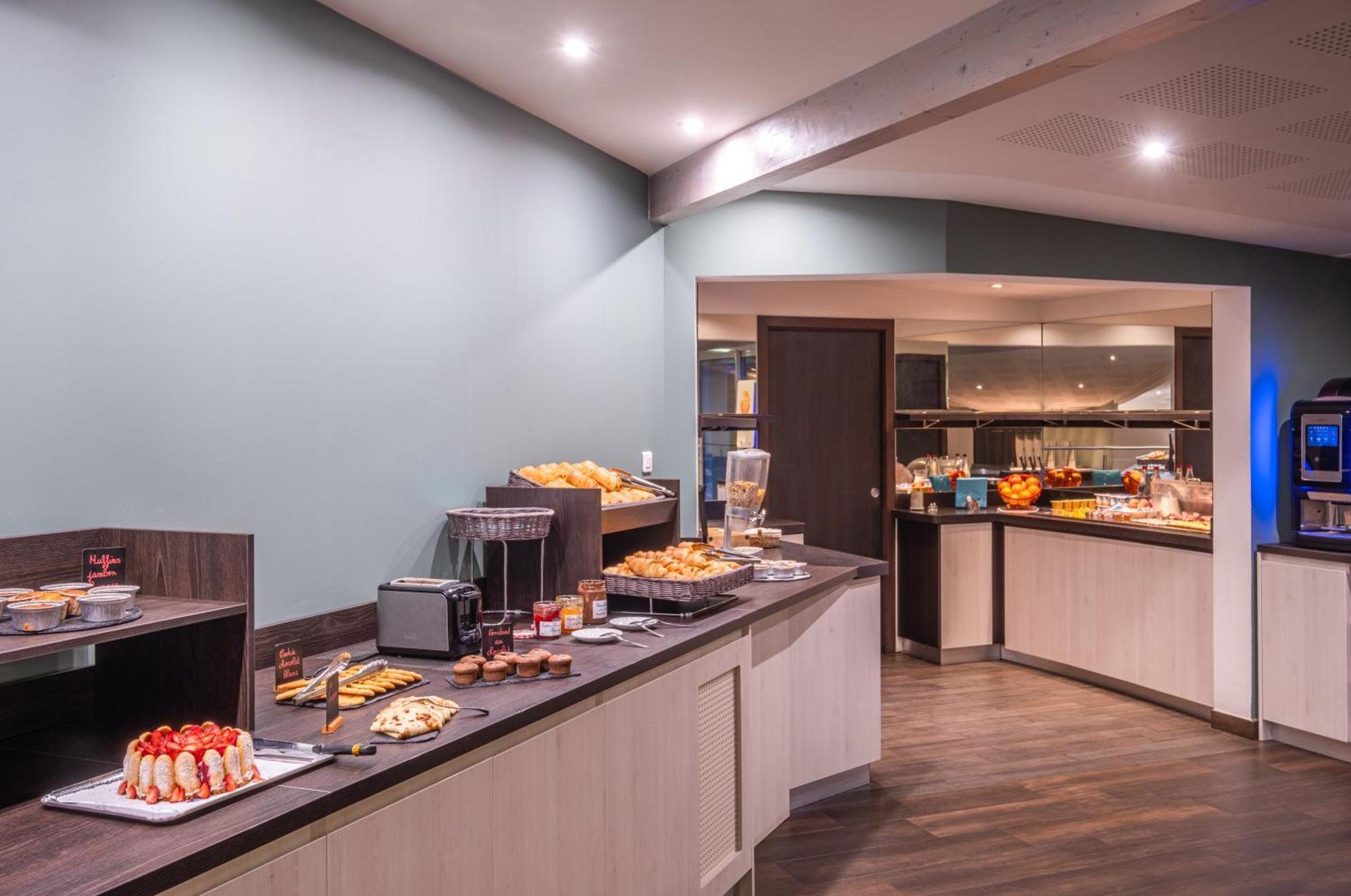 Charme Hotel, Montbeliard Sud エクステリア 写真