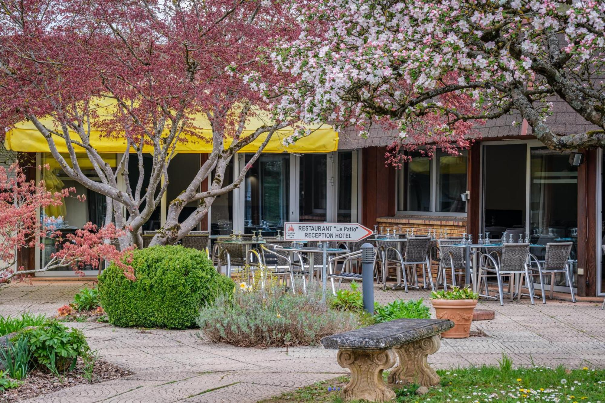 Charme Hotel, Montbeliard Sud エクステリア 写真