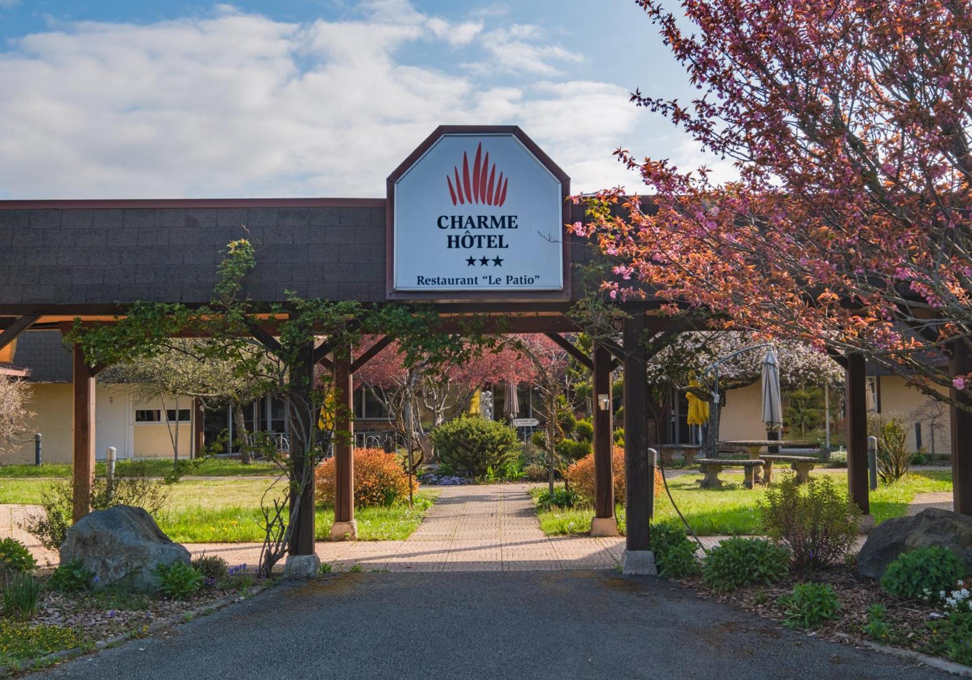 Charme Hotel, Montbeliard Sud エクステリア 写真