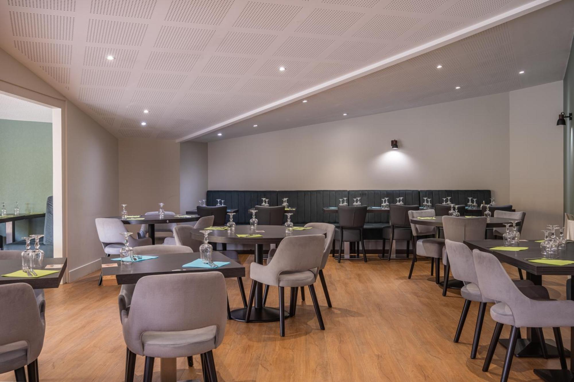 Charme Hotel, Montbeliard Sud エクステリア 写真