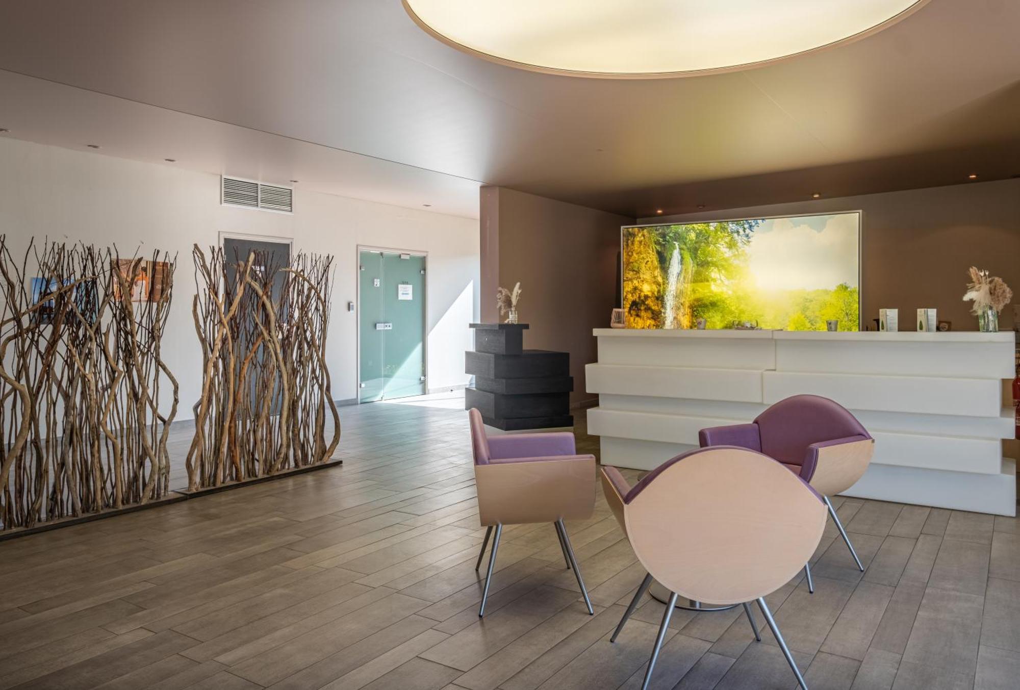 Charme Hotel, Montbeliard Sud エクステリア 写真