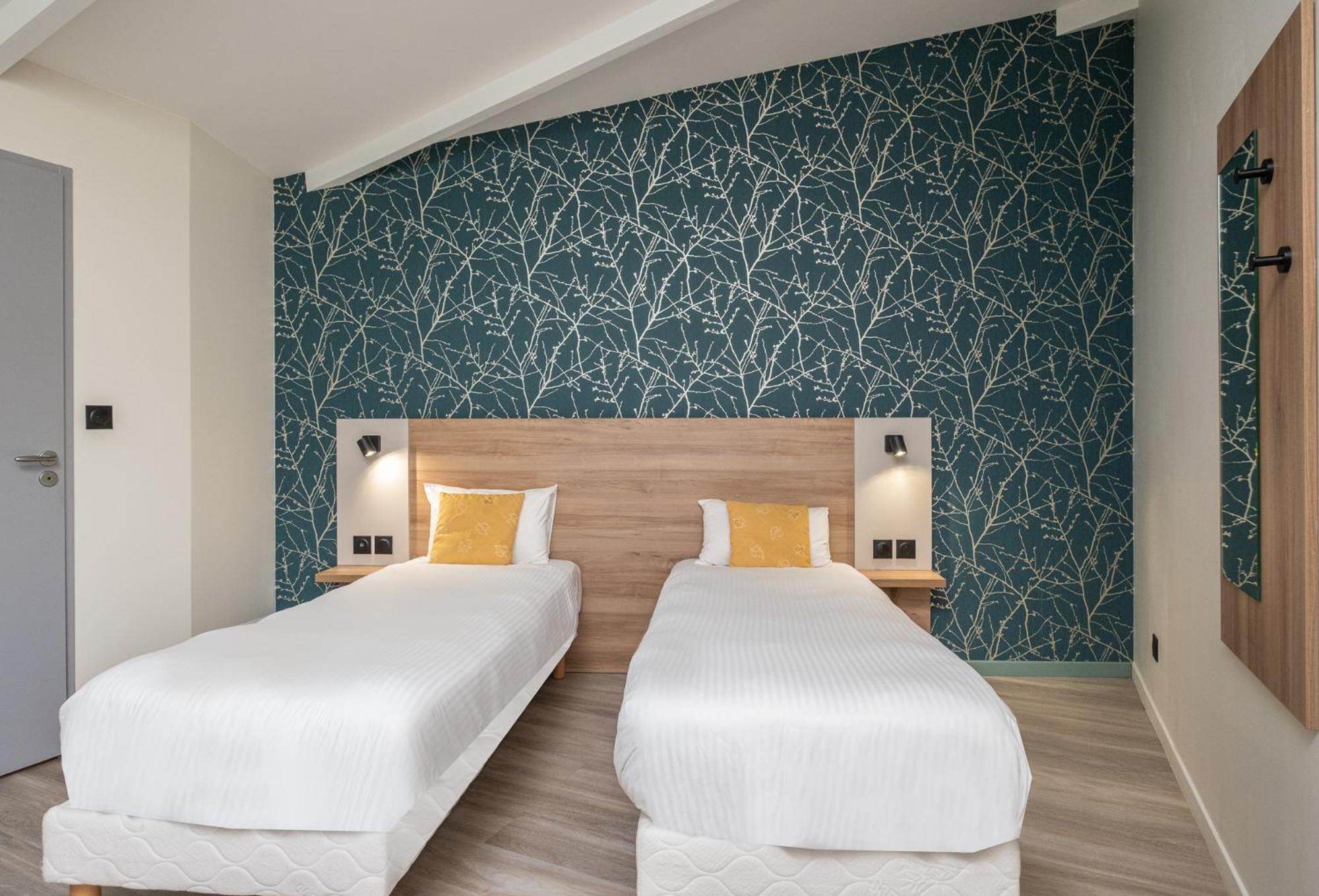 Charme Hotel, Montbeliard Sud エクステリア 写真