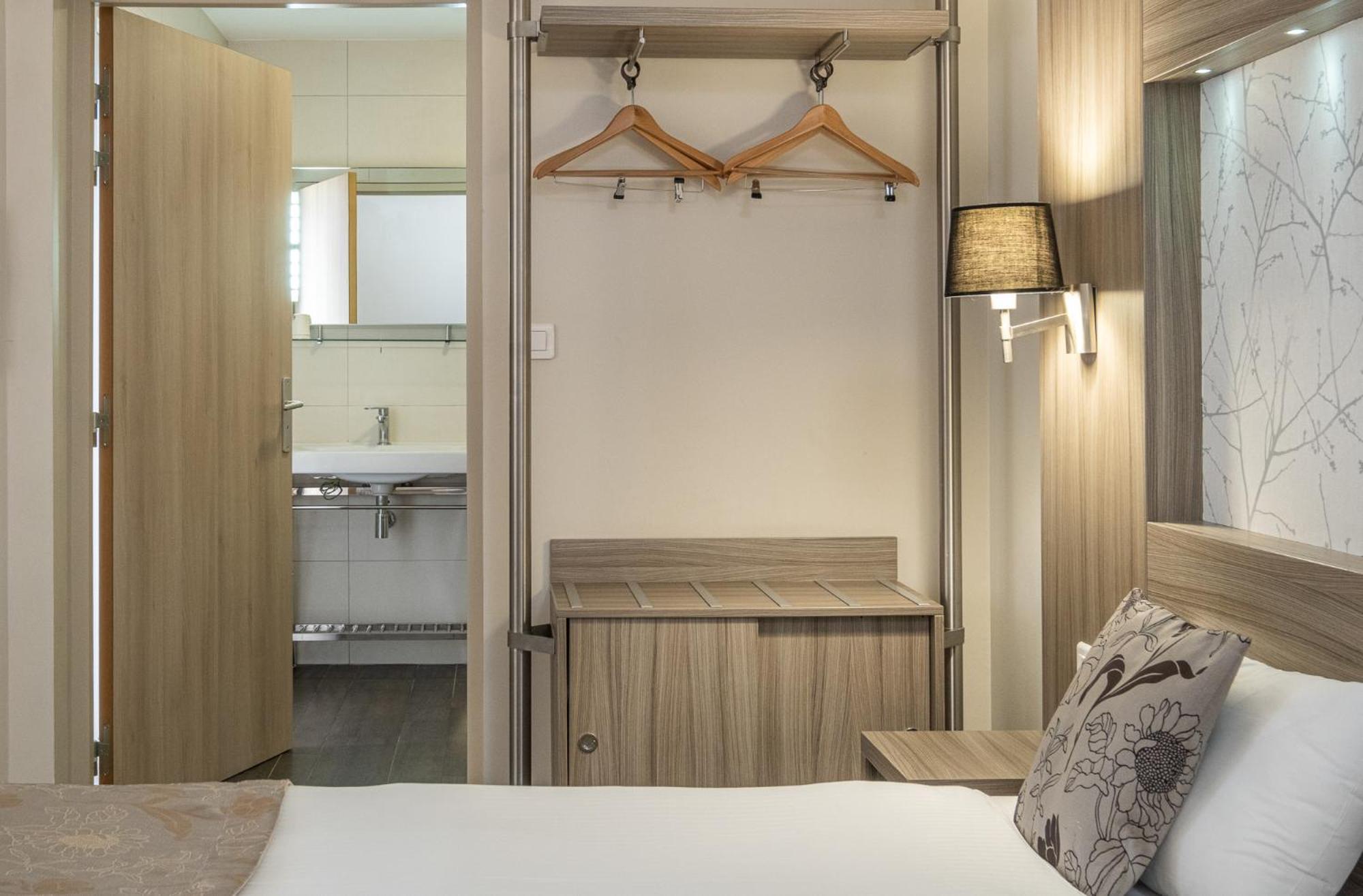 Charme Hotel, Montbeliard Sud エクステリア 写真